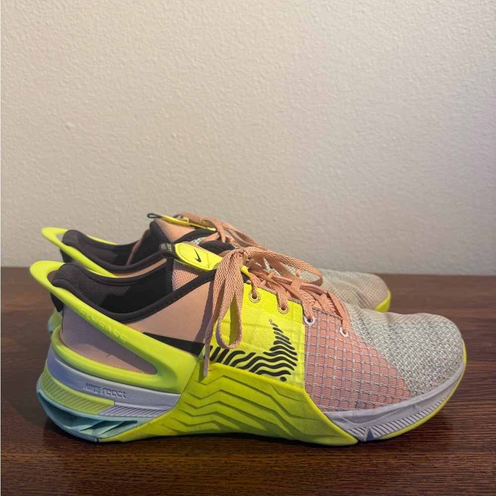 Nike Metcon‎ 8 FlyEase Sneaker Women's Size 10 Arctic / Orange / Volt CROSSFIT